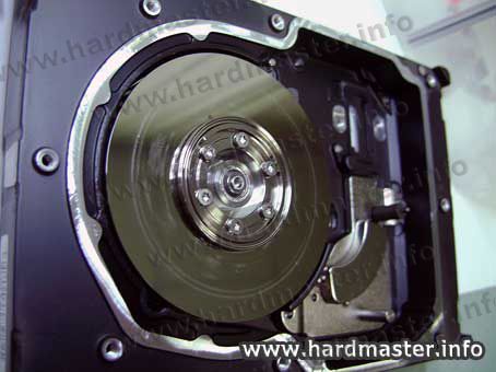 Следы смазки на пластинах HDD Следы смазки на пластинах HDD