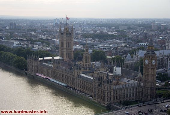 Здание парламента и Биг Бэн с высоты птичьего полета Здание парламента и Биг Бэн с высоты птичьего полета